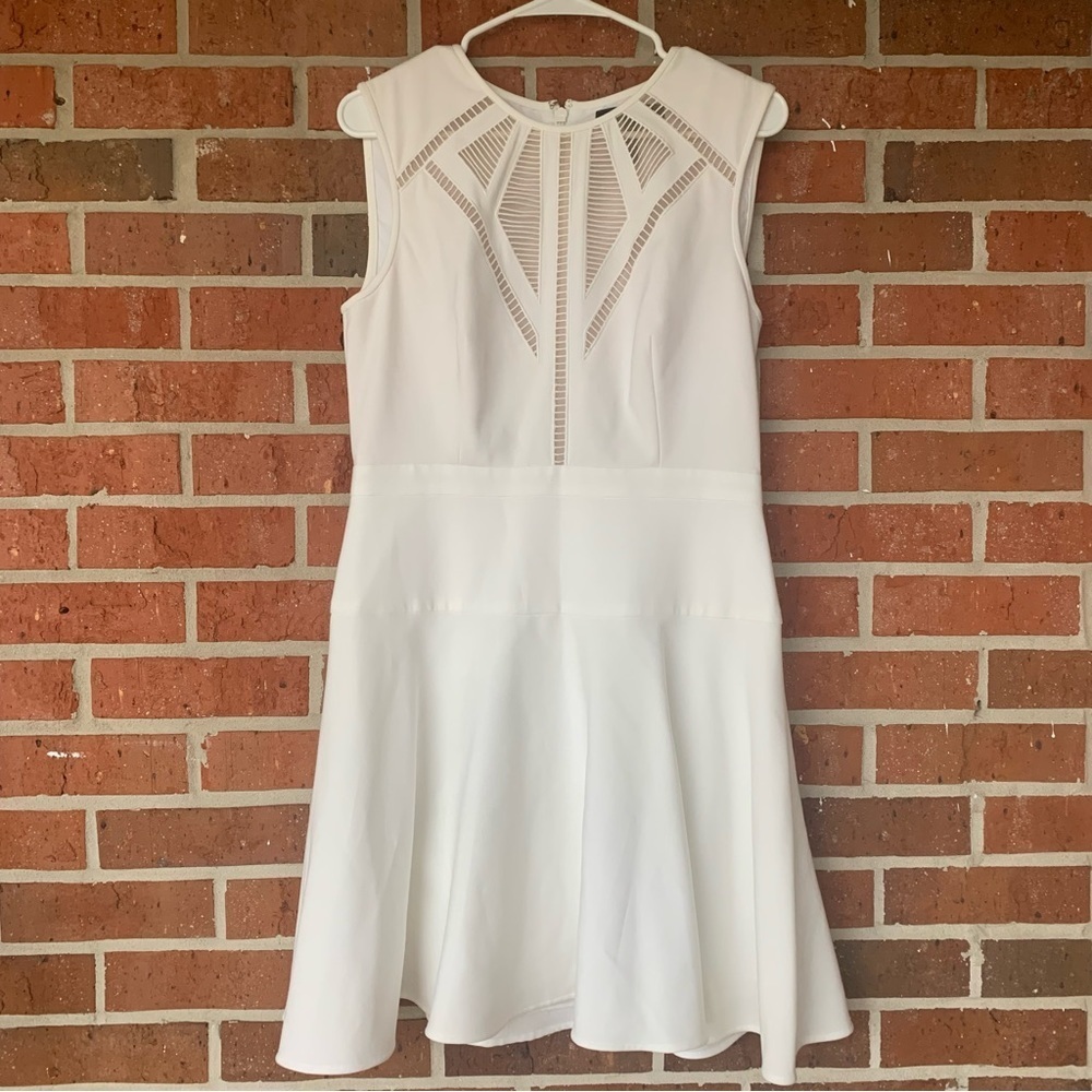 BCBGMaxAzria White Sleeveless Dress Size 10